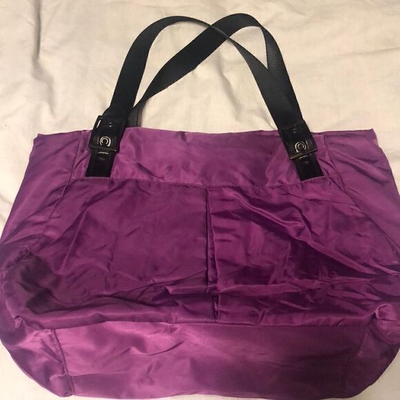 Kenneth Cole Reaction Tote Bag - Picture 2 of 11